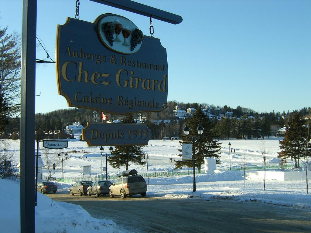 Restaurant Auberge Chez Girard Sainte-Agathe-des-Monts Exterior photo