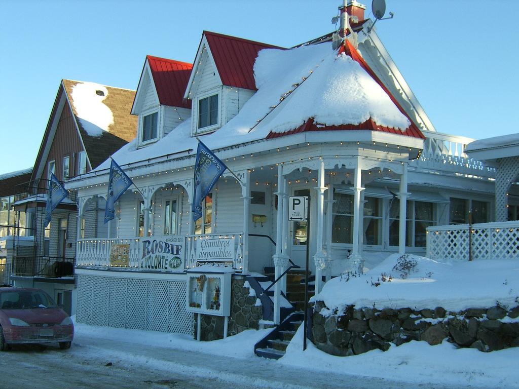 Restaurant Auberge Chez Girard Sainte-Agathe-des-Monts Exterior photo